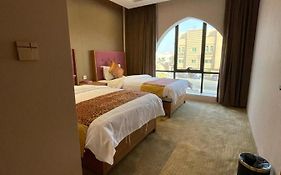 هوستا للشقق المخدومة فرع الياسمين - اقتصادى